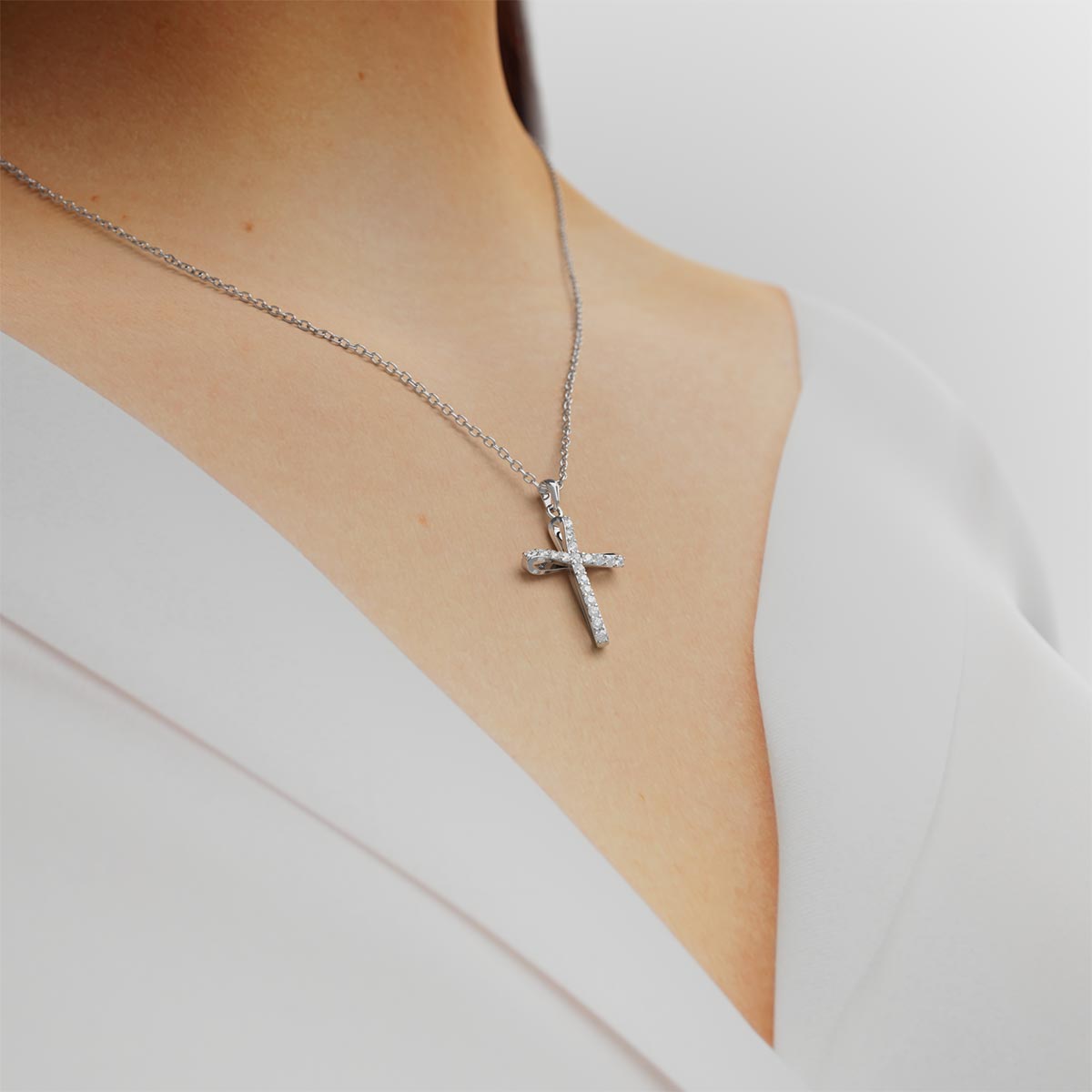 Pavé Twisted Diamond Cross – Stakora